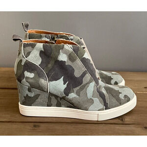 Linea Paola Women's Felicia Wedge Ankle Bootie Sneaker Size 5.5 Camo Gray Green
